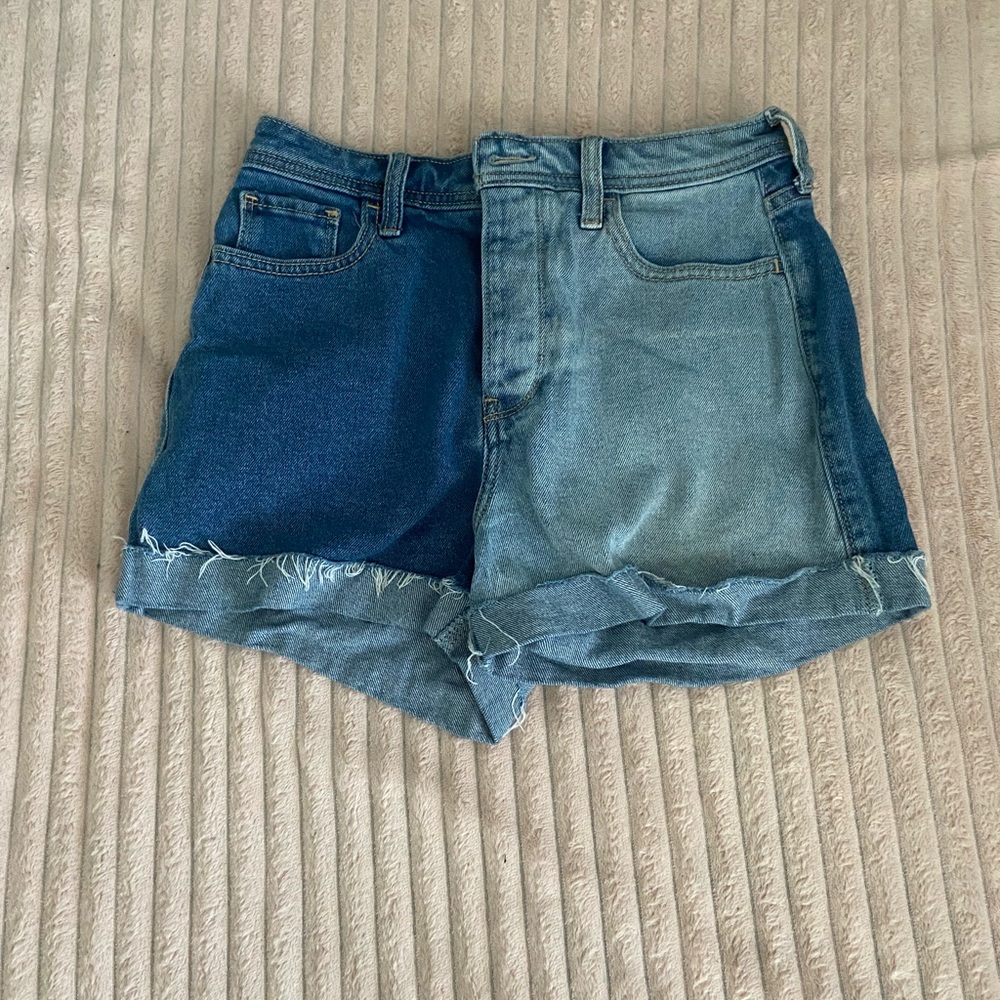 HOLLISTER half dark half light wash shorts